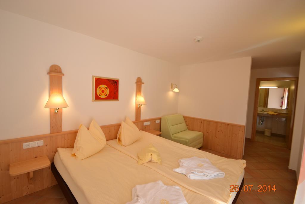 Appartement Hotel Sonneck Konigsleiten Zimmer foto